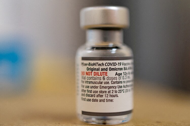 Pfizer/BioNTech กล่าวว่าตัวกระตุ้น Covid-19 ที่ปรับปรุงใหม่สร้างการป้องกันที่ ‘สูงกว่ามาก’ ต่อสายพันธุ์ย่อยของ Omicron มากกว่าวัคซีนดั้งเดิม